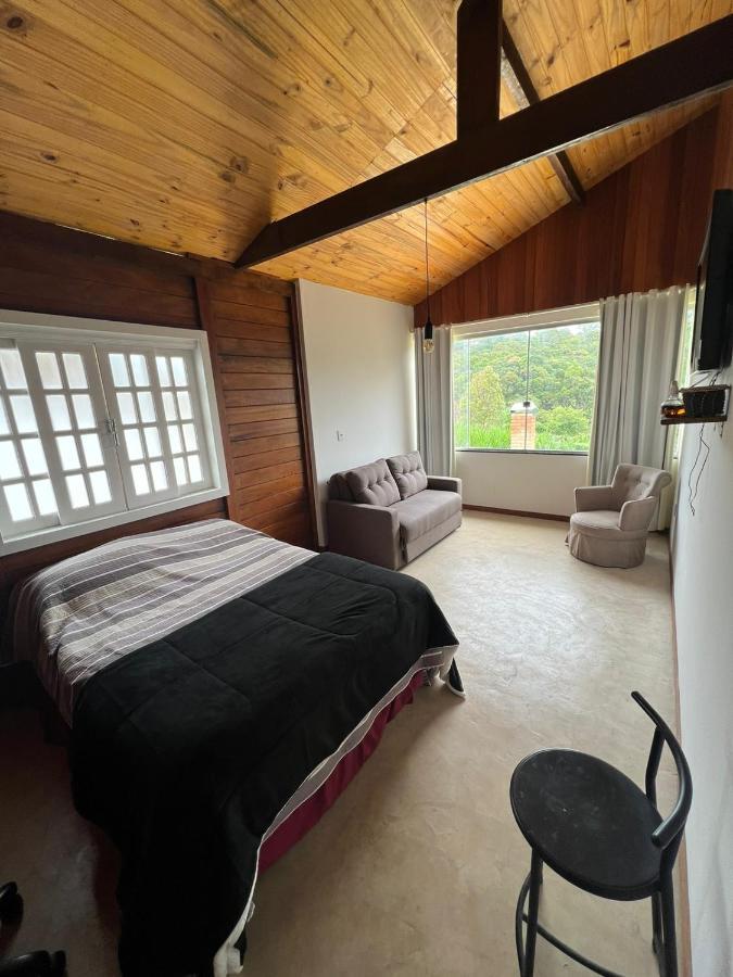 Casa De Madeira Em Lavras Novas